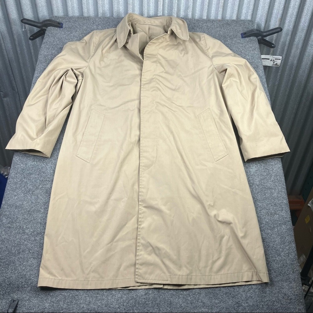 London Fog trench coat raincoat classic khaki light weight 44L Long Length 1960s
